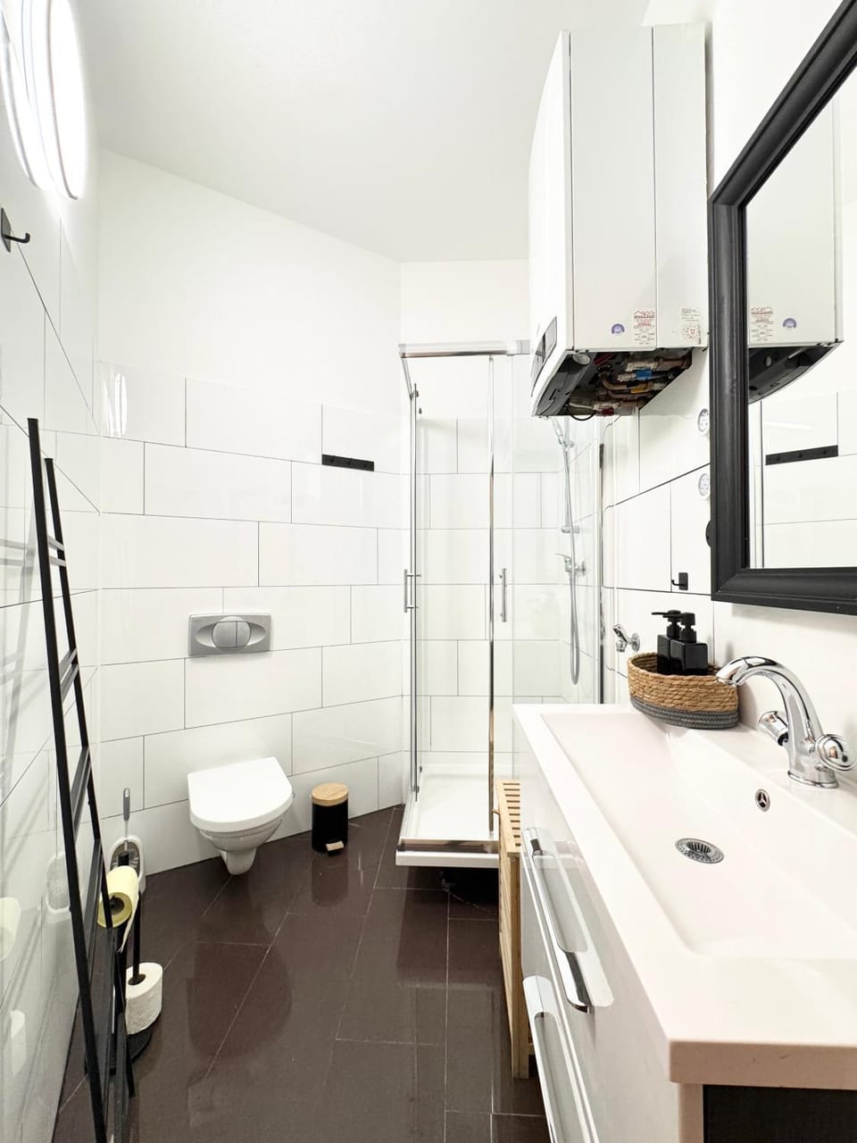 Shower, Toilet, Bathroom, towels