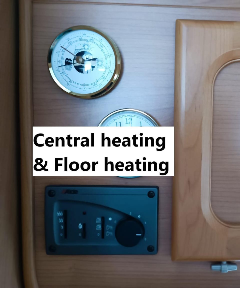 Santa's winter Caravan-Kabe Smaragd Campground/ 
RV Resort in Rovaniemi