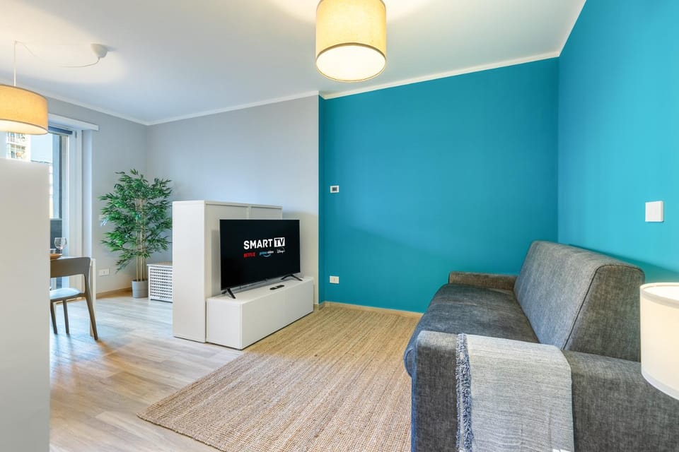 Communal lounge/ TV room, TV and multimedia, Living room, Evening entertainment