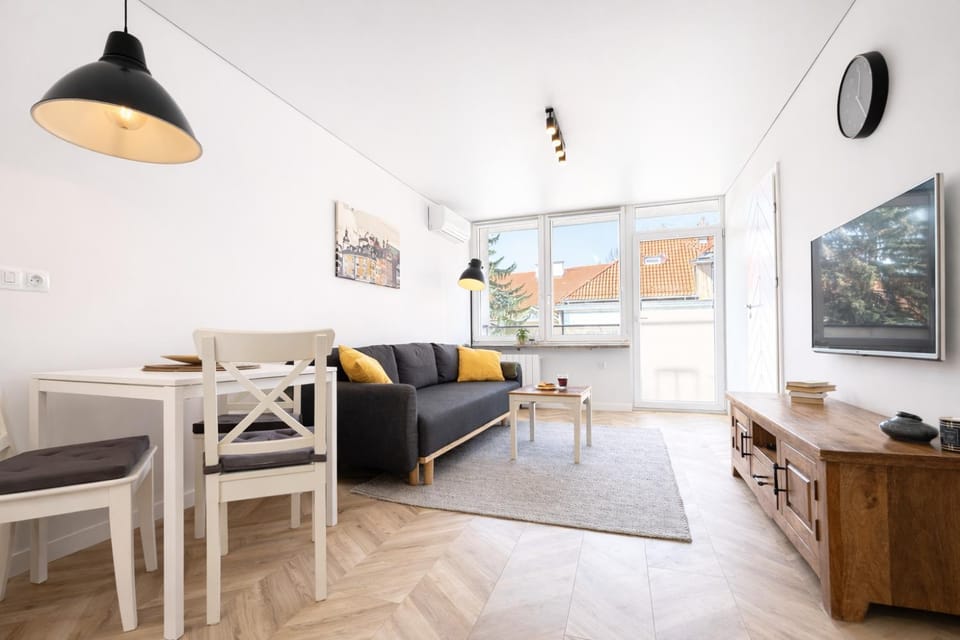 Balcony/Terrace, Balcony/Terrace, Living room, Dining area, air conditioner, air conditioner
