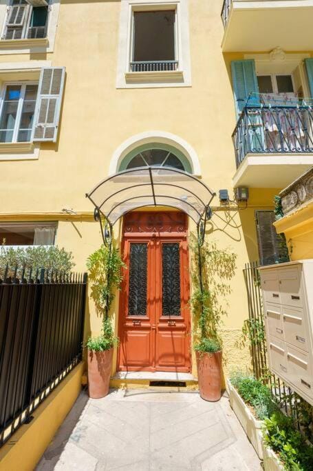 Coeur de Nice - Terrasse - 10 min de la plage Apartment in Nice