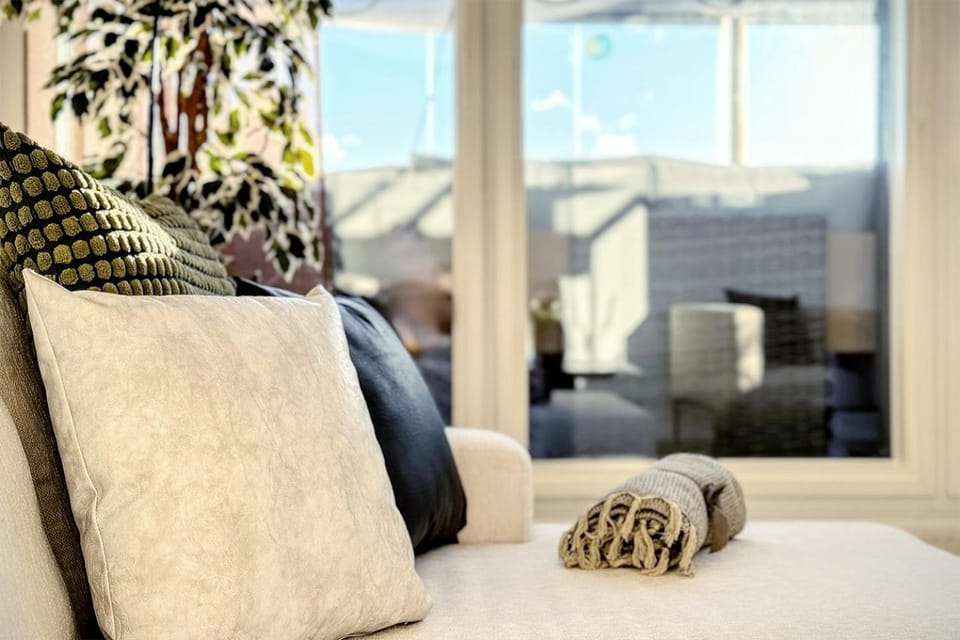 Living room, Photo of the whole room, Seating area