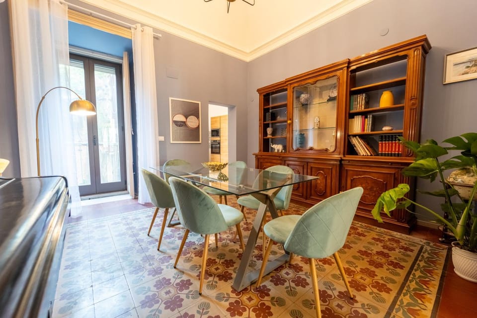 Library, Living room, Seating area, Dining area, air conditioner