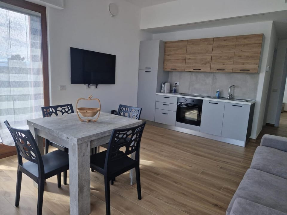 TV and multimedia, Kitchen or kitchenette, Living room, Seating area, oven, pet friendly