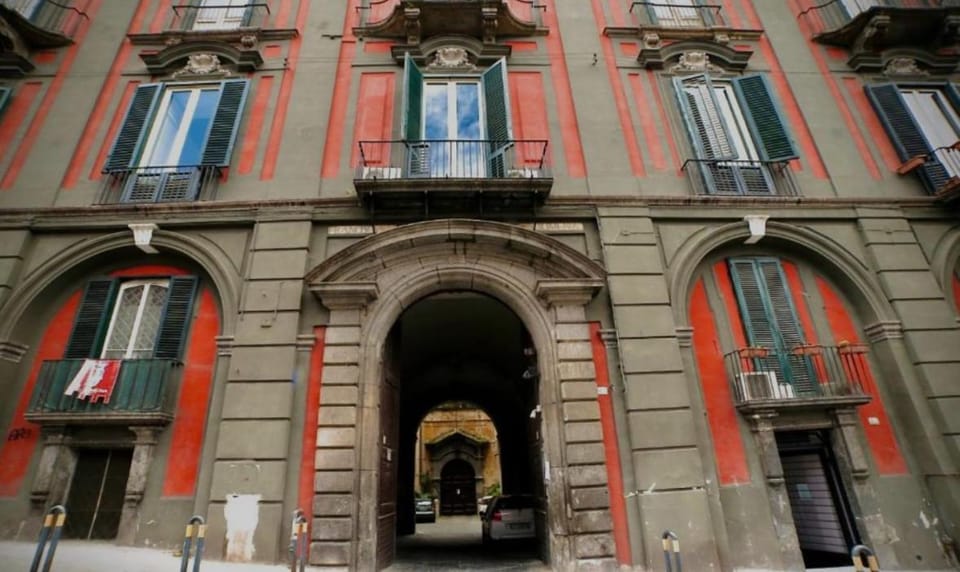Facade/entrance