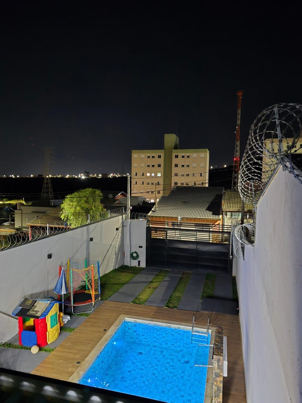 Sobrado novo e lindo com piscina House in Sao Jose dos Campos
