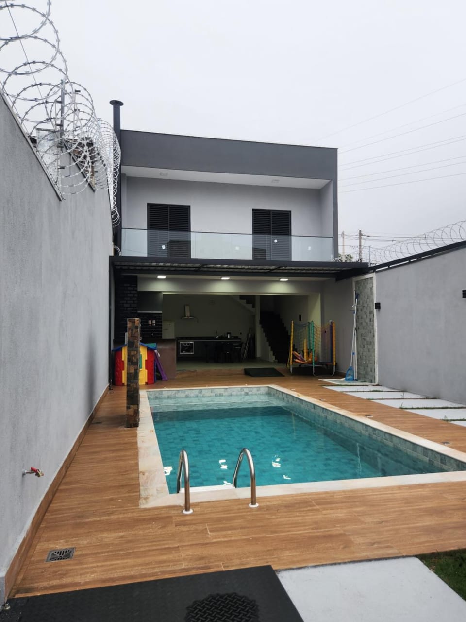 Sobrado novo e lindo com piscina House in Sao Jose dos Campos