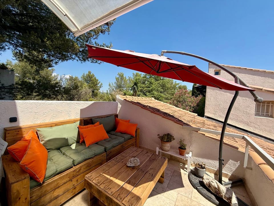 View (from property/room), Balcony/Terrace, Dining area