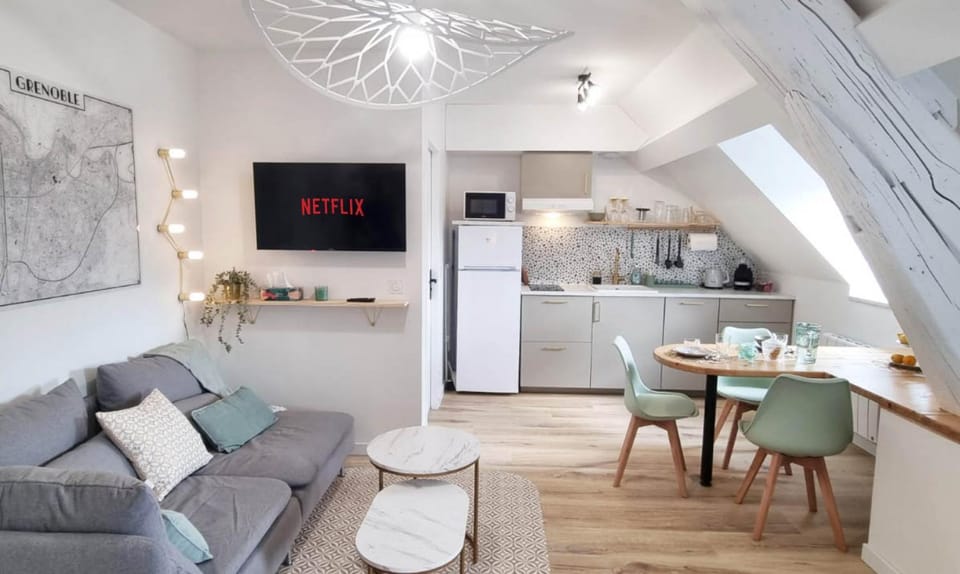 Kitchen or kitchenette, Living room, Dining area