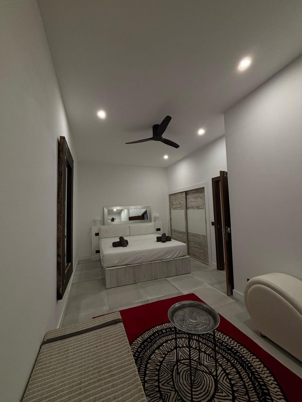 Bed, Photo of the whole room, Bedroom