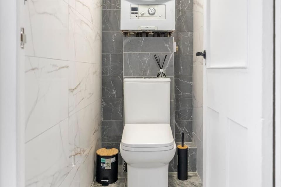 Classy GF Gem Next Seven Sisters Apartment in London