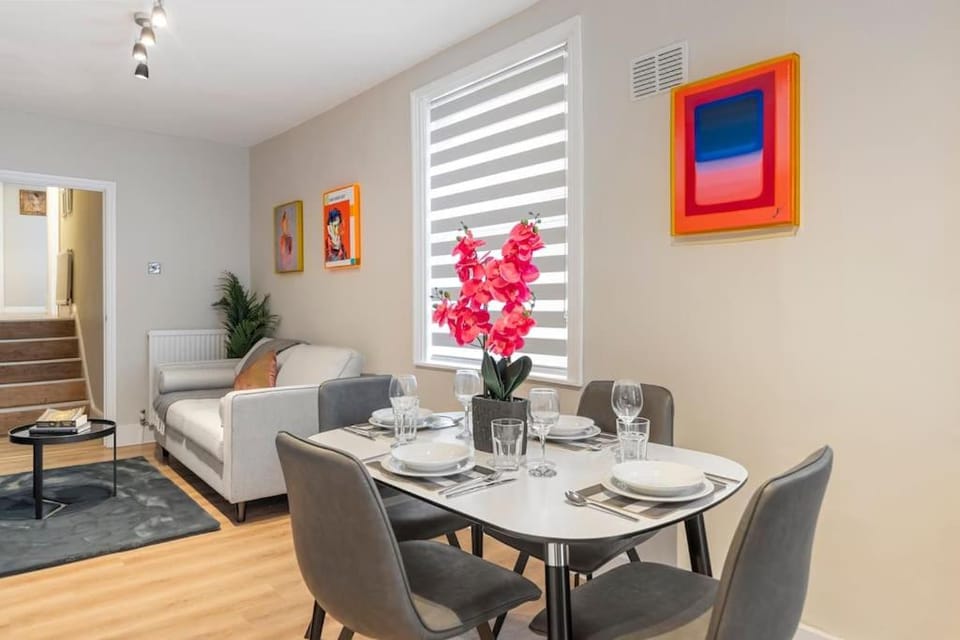 Classy GF Gem Next Seven Sisters Apartment in London
