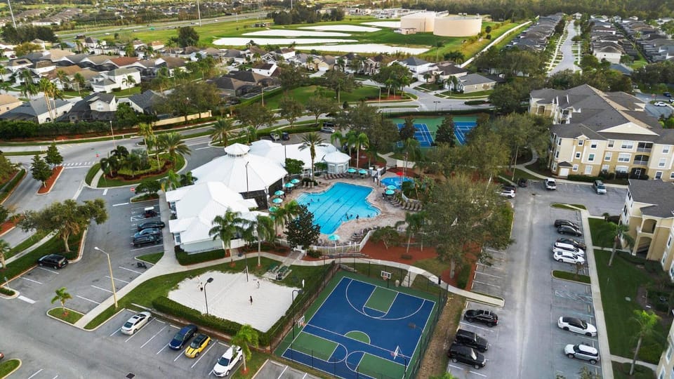 Neighbourhood, Bird's eye view, Swimming pool, Swimming pool
