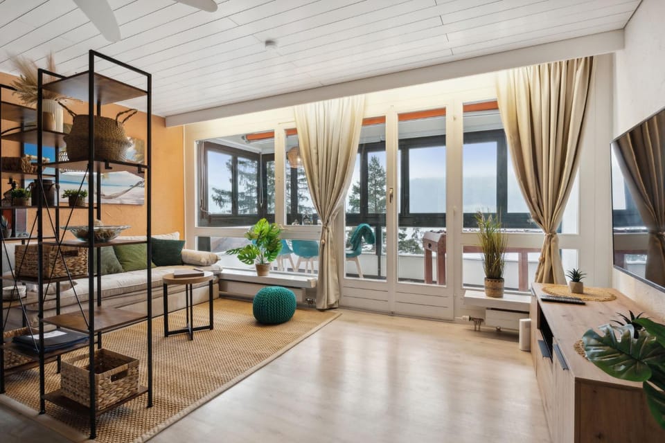 Living room, Photo of the whole room, Seating area