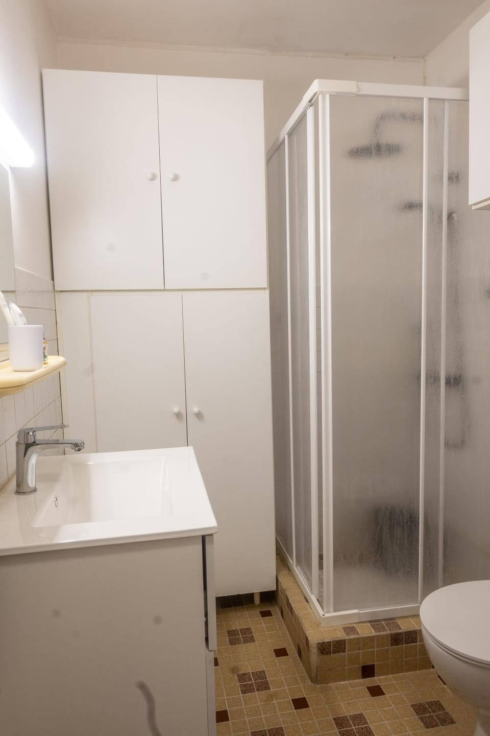 Shower, Toilet, Bathroom