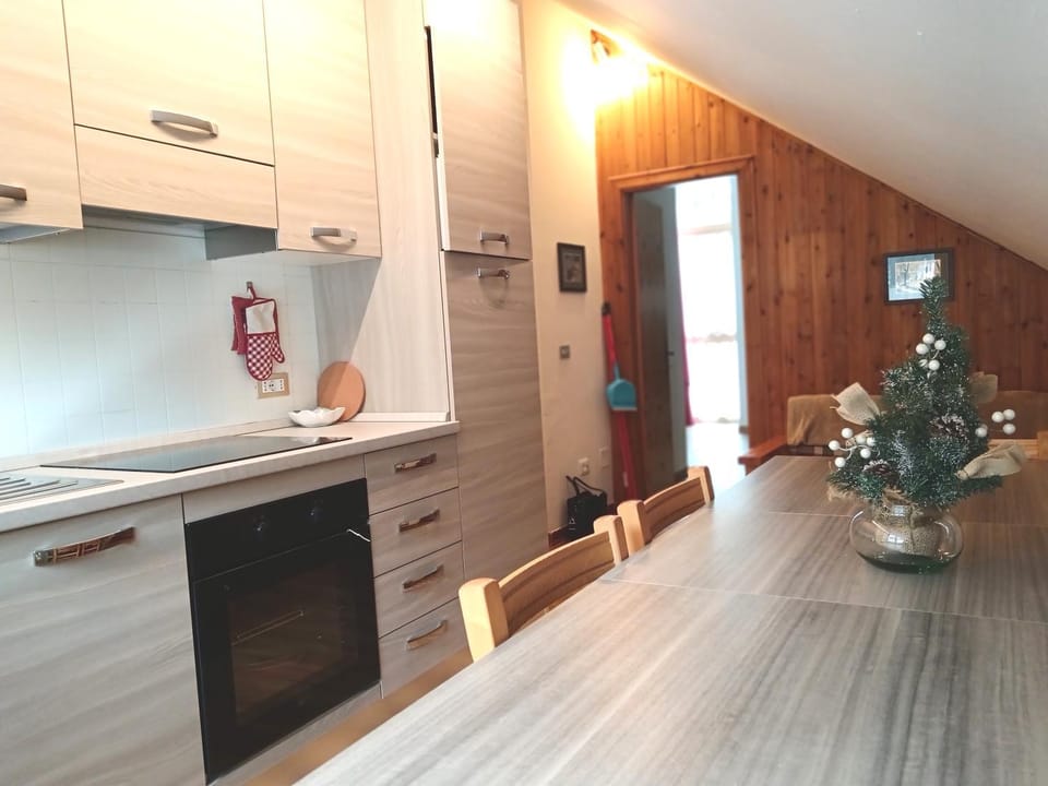 Appartamento 2 Residenza RODODENDRO Apartment in Trentino-South Tyrol