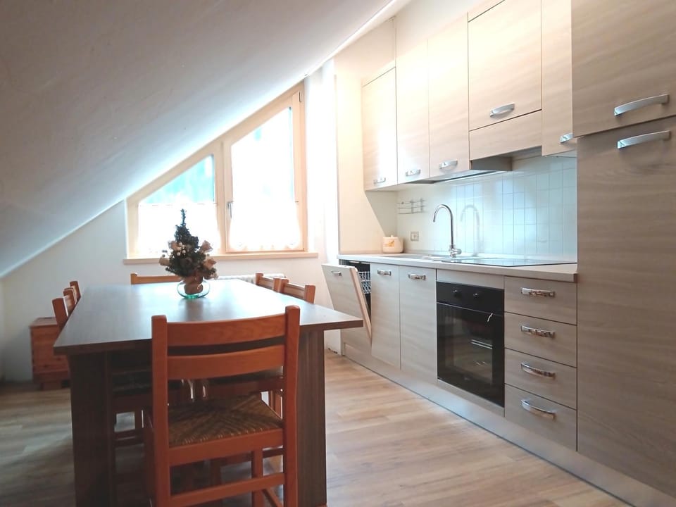 Appartamento 2 Residenza RODODENDRO Apartment in Trentino-South Tyrol