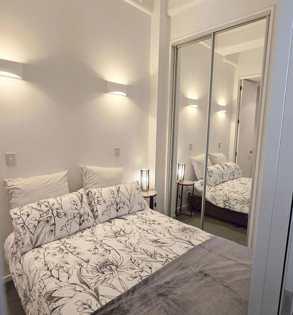 Bed, Bedroom, Breakfast, wardrobe