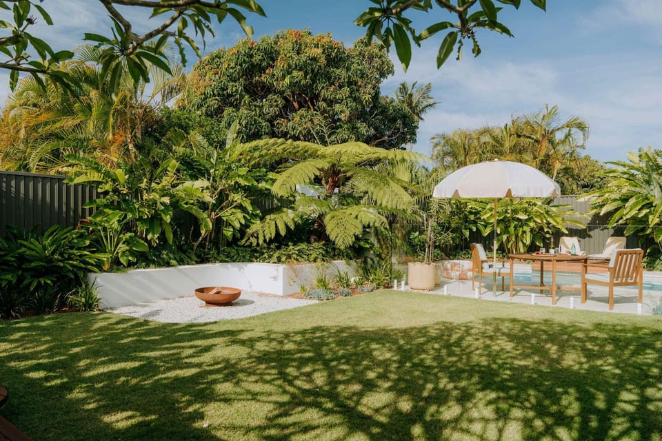 Casa Curlew by Sojourn Stays - Burleigh Resort Living House in Burleigh Heads