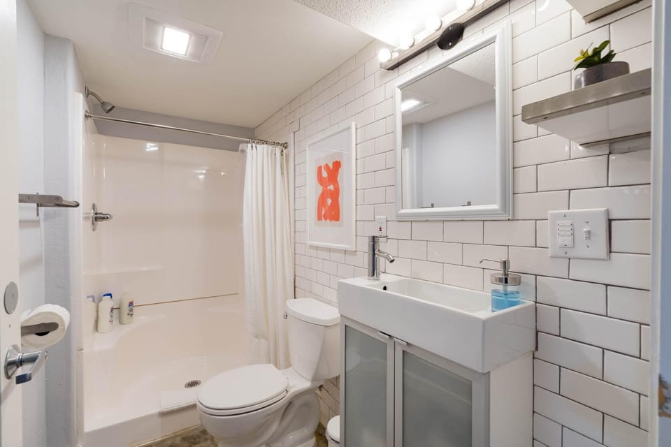 Stay Portland - Lovely location, 4 BR Pearl apt, Sleeps 8 Apartment in Portland