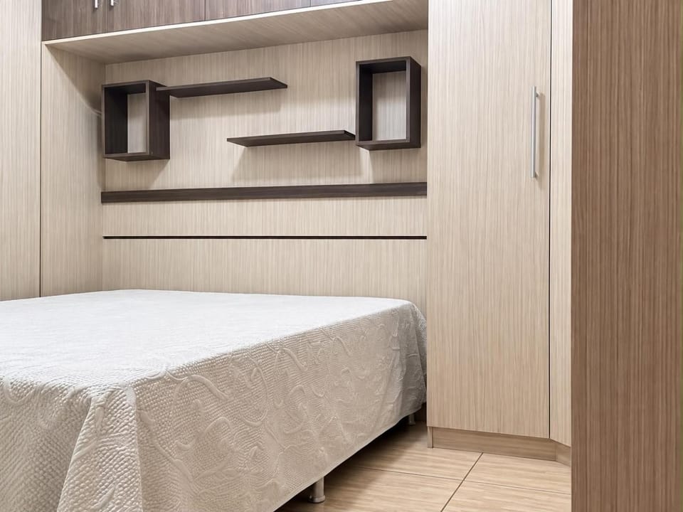 casa próximo ao shopping catuai, eventos vivaro e uem,lebloc House in Maringá