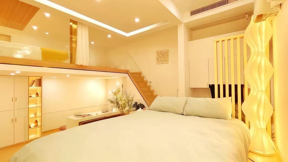 Bed, Bedroom