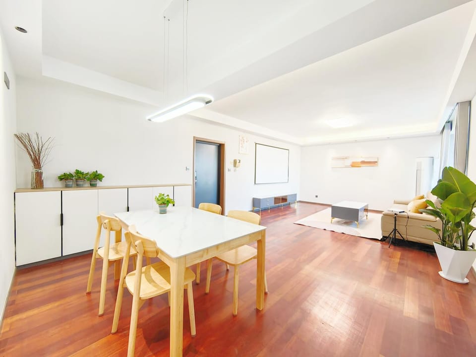 Shanghai Hills & LinkInn TimeLight 3-Bedroom Near SNIEC Apartment in Shanghai