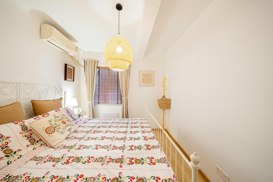 Shanghai Hills & Well-time Woodland 2B Suite close to Photospot Wukang Mansion Apartment in Shanghai