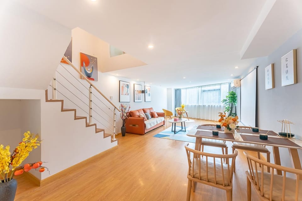 Living room, Photo of the whole room