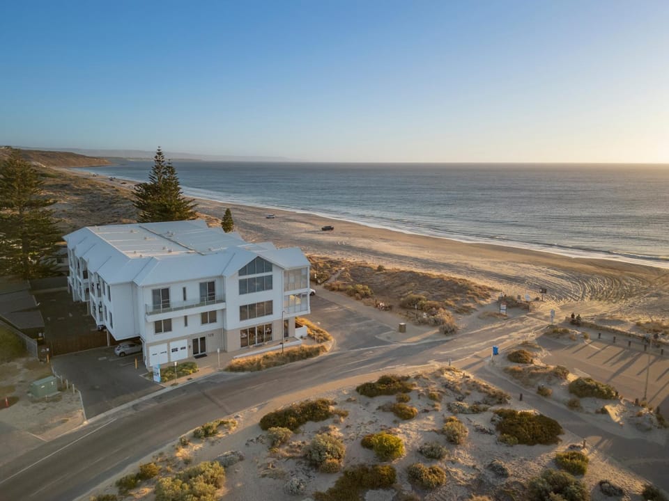 Property building, Day, Beach, Sea view