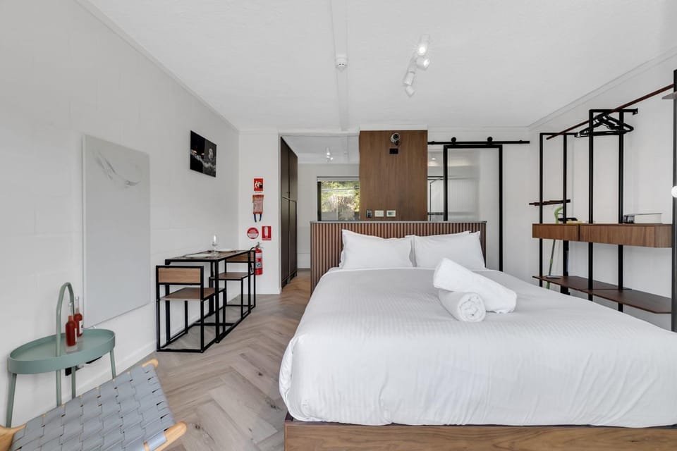 Kitchen or kitchenette, Photo of the whole room, Bedroom