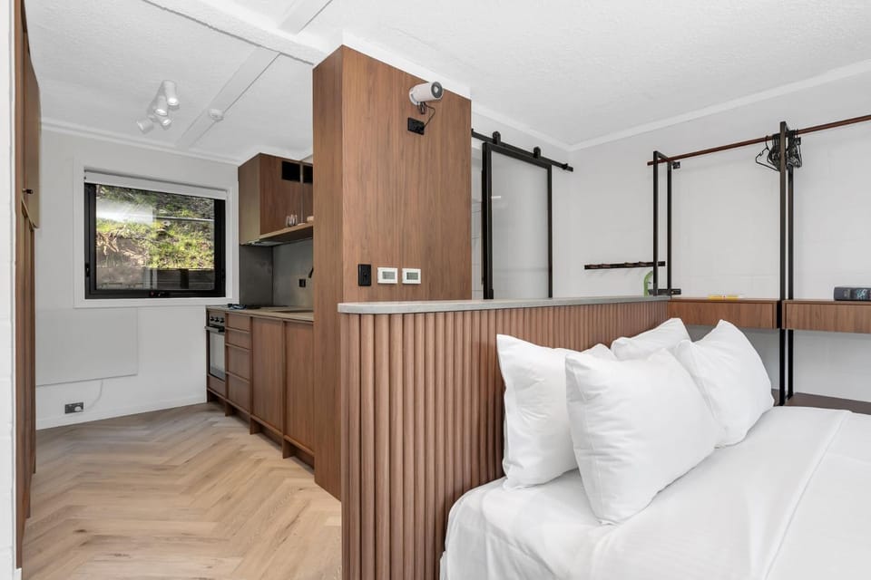 Kitchen or kitchenette, Bedroom