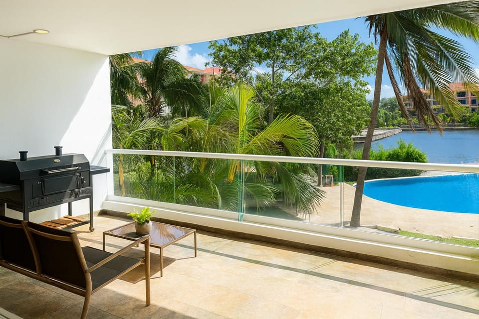 Day, Natural landscape, Garden, View (from property/room), Balcony/Terrace, Garden view, Pool view, Swimming pool