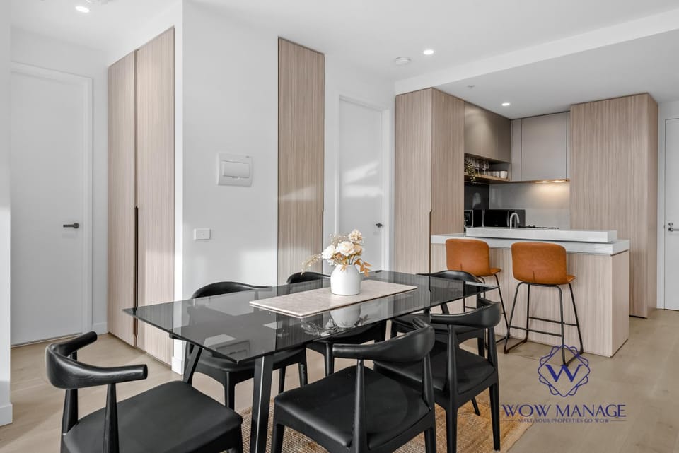 Kitchen or kitchenette, Seating area, Dining area, minibar, stove