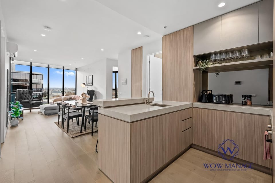 Kitchen or kitchenette, Dining area, dishwasher, oven