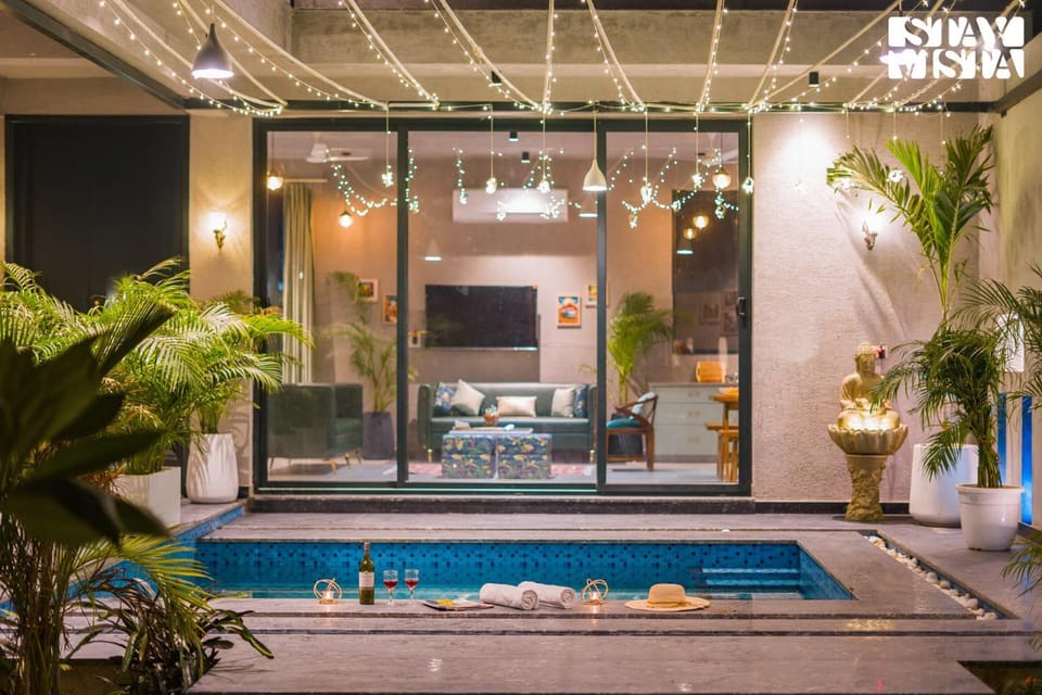 Swimming pool, Swimming pool