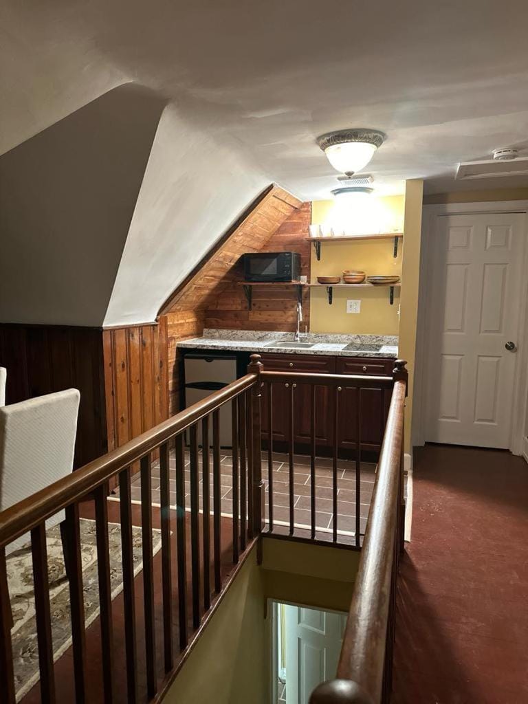 Unit-A Gorgeous private suite near metro train station and Washington DC Apartment in Capitol Heights