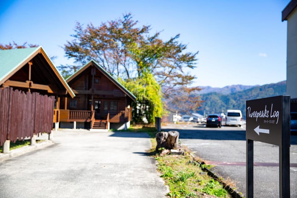 Property building, Neighbourhood, Natural landscape, Mountain view, Location