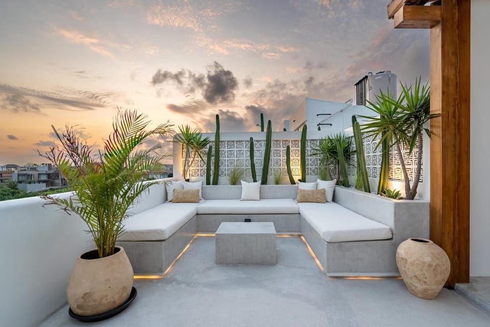 View (from property/room), Balcony/Terrace, Seating area