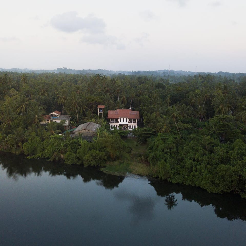 Nearby landmark, Natural landscape, Fishing, Canoeing, Lake view, River view, Area and facilities, Swimming pool, Swimming pool