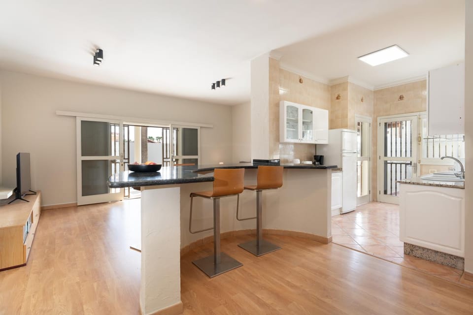 TV and multimedia, Kitchen or kitchenette