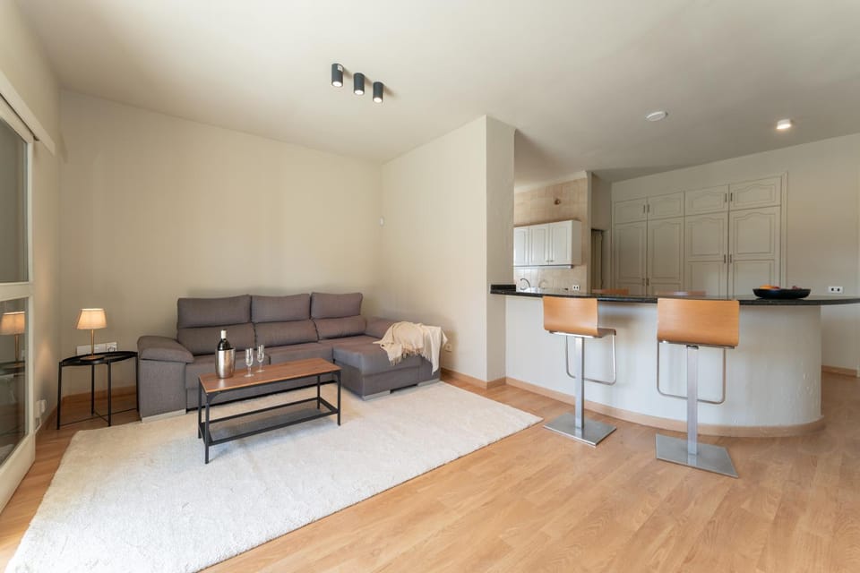 Kitchen or kitchenette, Living room