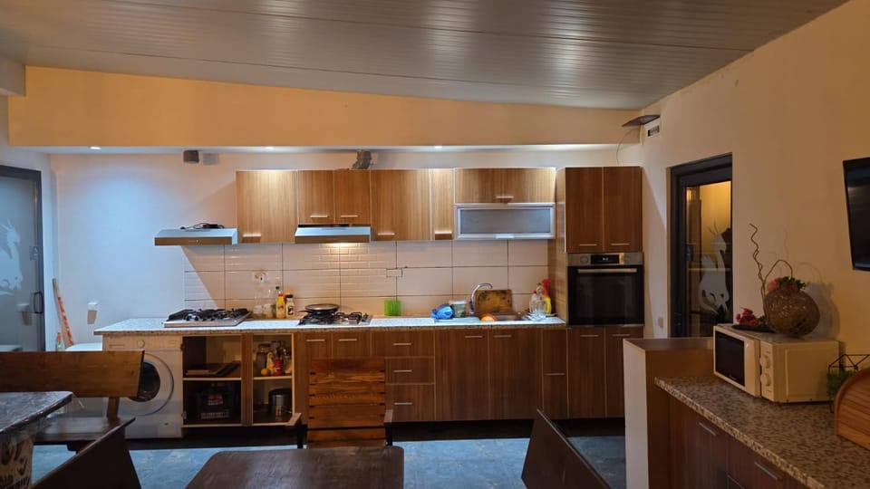 Bârlogul balaurului Bed and Breakfast in Romania