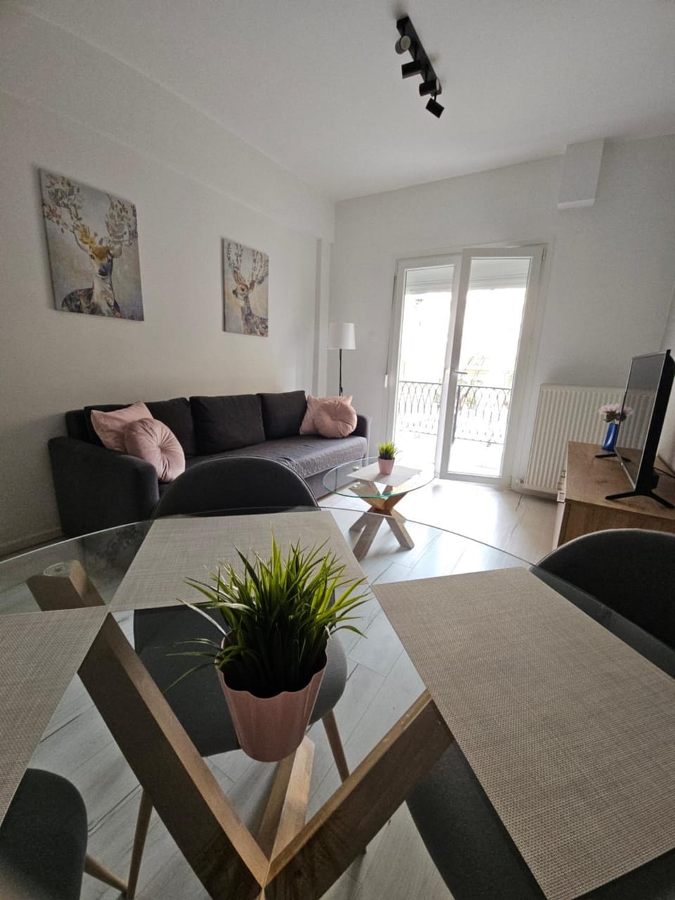 Living room, Dining area
