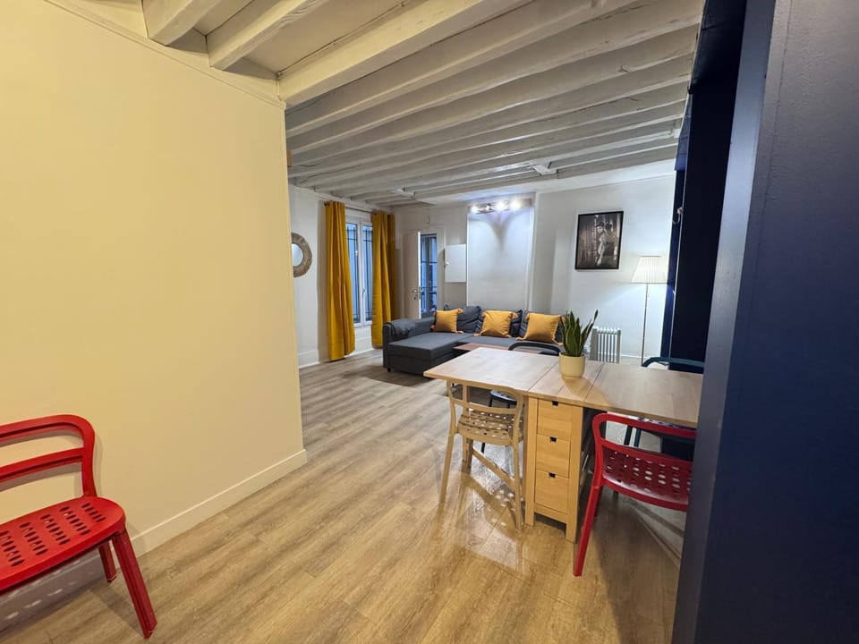 Flat in the center of Paris Apartment in Paris
