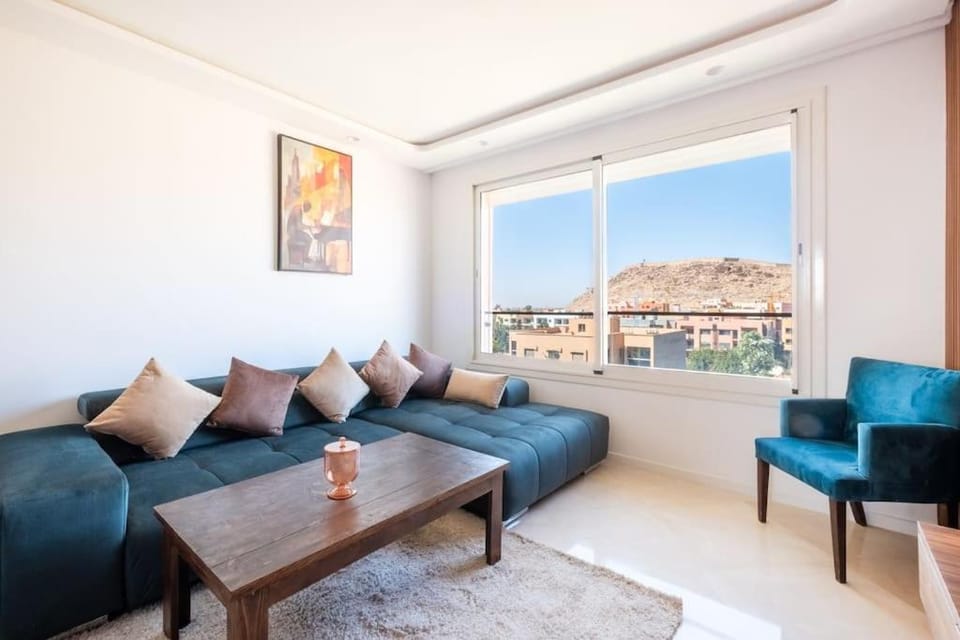 Chic 2 Bedroom with Mountain views Gueliz Apartment in Marrakesh