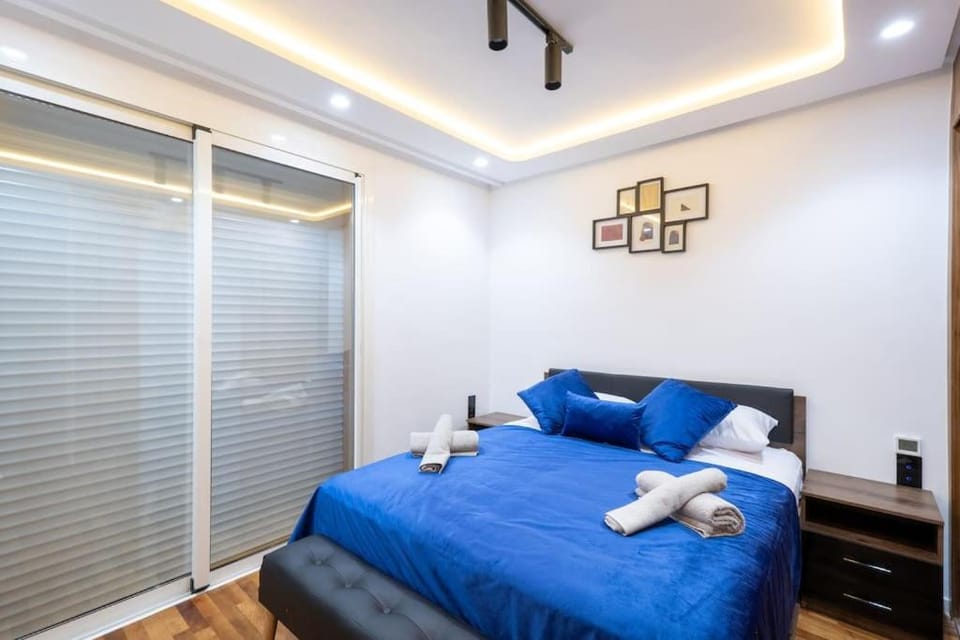 Chic 2 Bedroom with Mountain views Gueliz Apartment in Marrakesh