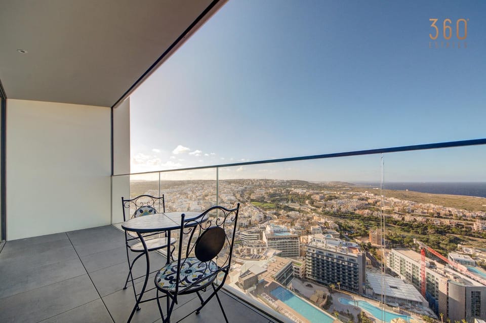 Patio, Day, Natural landscape, Bird's eye view, View (from property/room), Balcony/Terrace, Dining area, City view, Pool view, Sea view, Swimming pool