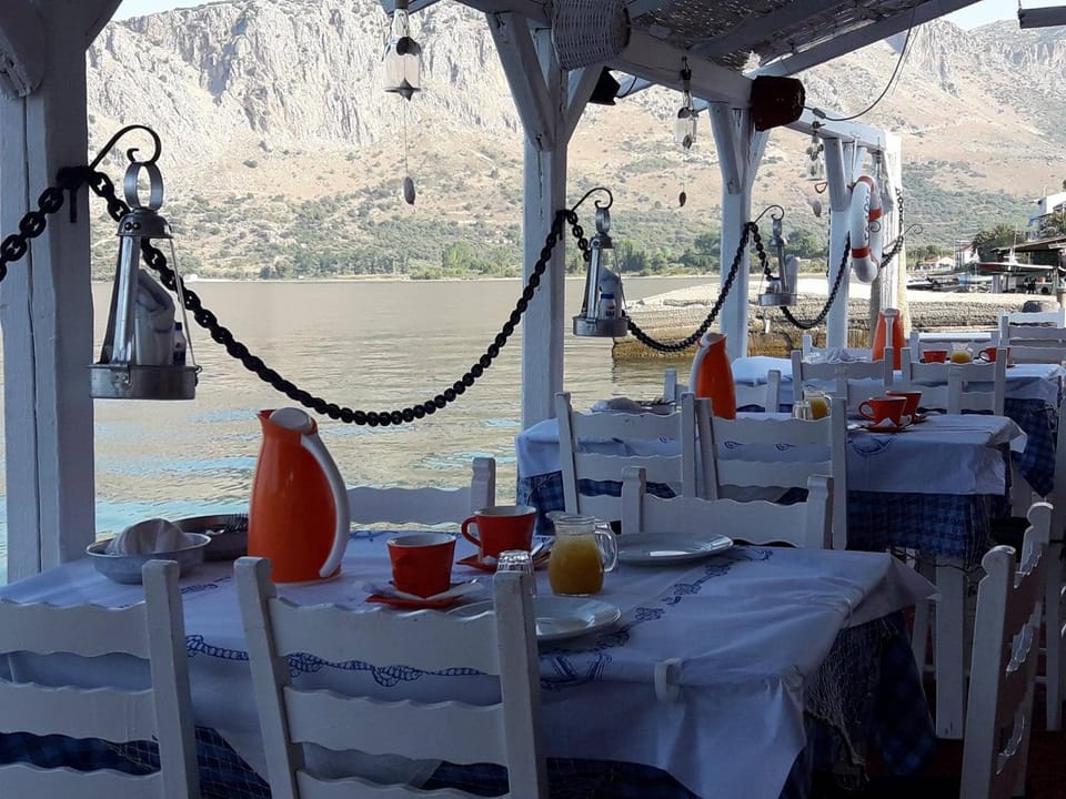 Restaurant/places to eat, Continental breakfast