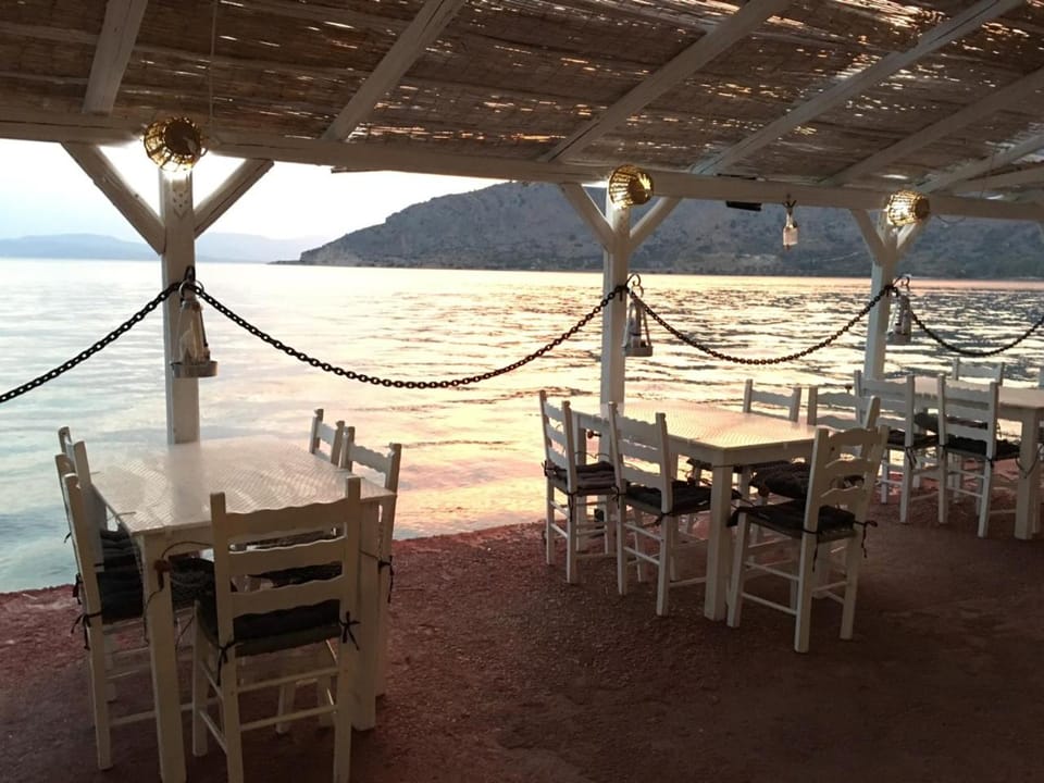 Restaurant/places to eat, Sea view